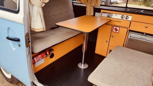 Dottie  – 4 berth classic Volkswagen t2 campervan 