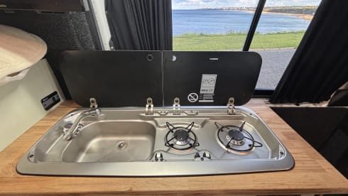 Vangelina Jolie – 2 berth Mercedes-Benz Sprinter