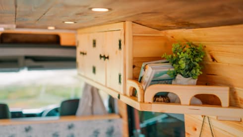 Woody – Luxury 3 seat 2 berth camper fully kitted out! Itinerary planning included!