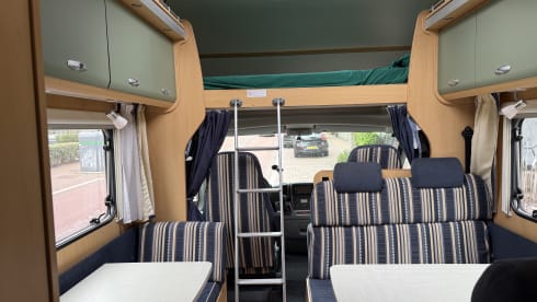 6p ruime gezinscamper met stapelbed off the grid