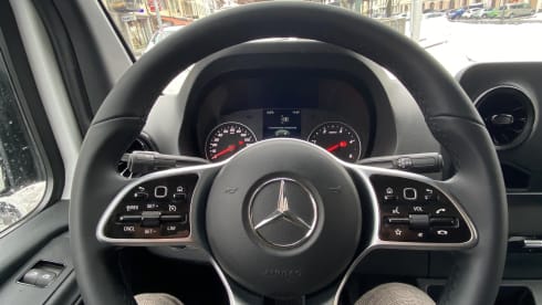 Samz – 2p Mercedes-Benz bus from 2019