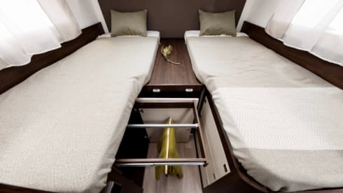 6. Amico – Luxury Motorhome Benimar Tessoro 463 Nortautokapp