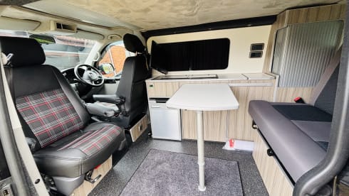 JETT  – VW T6.1 Highline Top Spec with California bed - INSURANCE INCLUDED