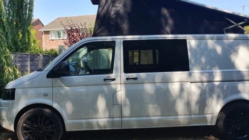 Guinevere – T5.1 Brand new  conversion - 4 berth Volkswagen bus from 2011