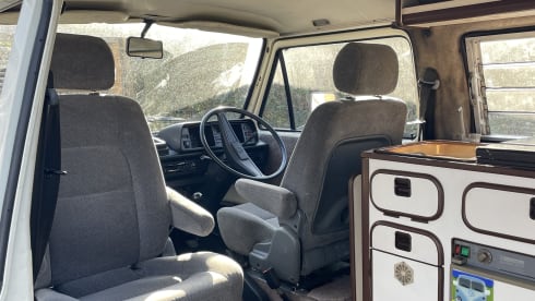 Sammy – VW Solar Hi-Top off grid Campervan 