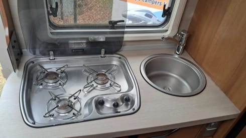 C18 – Knaus integrato a 4 posti dal 2018