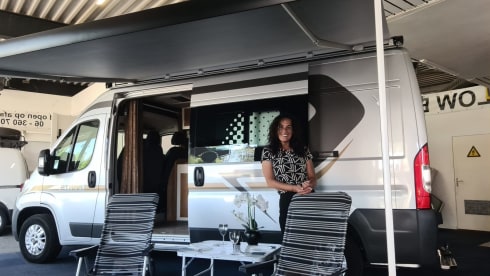 Aarts I – 3-person spacious self-built camper >>> Dog Friendly<<<