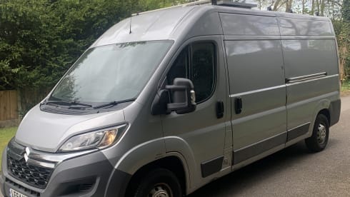 Self Converted Off-grid Citroen Relay 