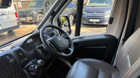PEUGOUT – 4 berth Peugeot campervan from 2022