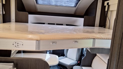 Madame Ooievaar – 5p Ford semi-integrated from 2024