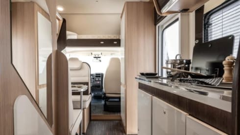 Moby – Adventurous new mobile home + sun canopy + air conditioning