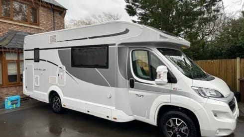 IONA – Luxury RollerTeam Autoroller 707   6 berth/6 seatbelts