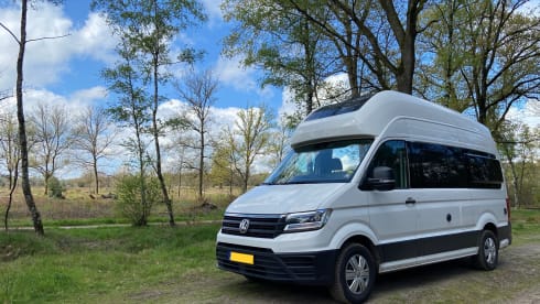 California Dreamer – VW Grand California for the adventurous family! (Vending machine)