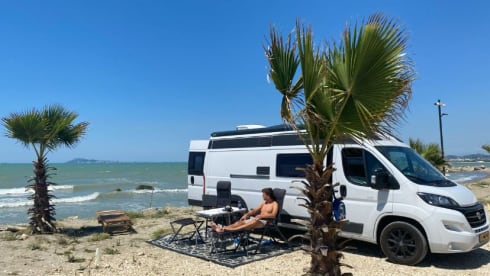 Beautiful, fine 2-person Fiat bus Camper from 2018