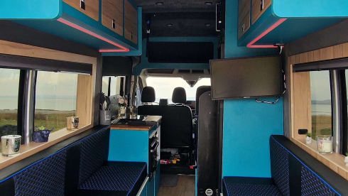 Keegmeister – 5 berth Ford Transit High Top Conversion