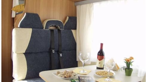 Elia – Camper 6 posti letto e viaggio