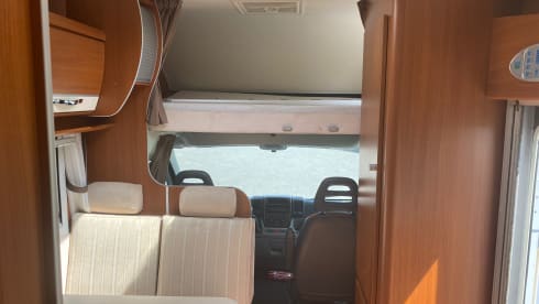 6-8 p Fiat alcove spacious family camper