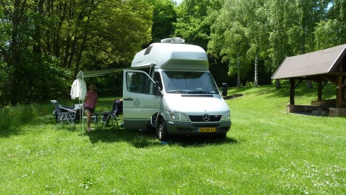 James Cook – Nice 4-person camper van: Adventure with comfort