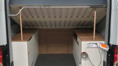 Obbekoe – 2p Ford campervan uit 2025