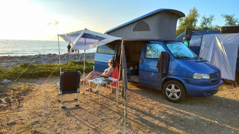 Smurf – 4p Volkswagen bus from 2001