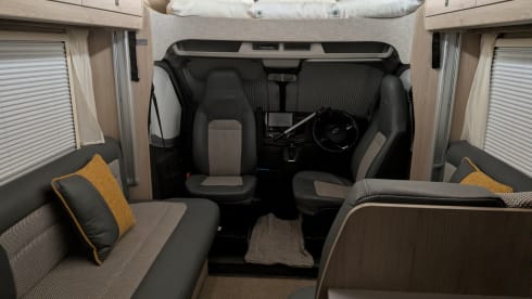Auto-Trail F60 – 4 berth Autotrail semi-integrated from 2024