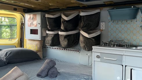 Sunshine – Campervan Ibiza