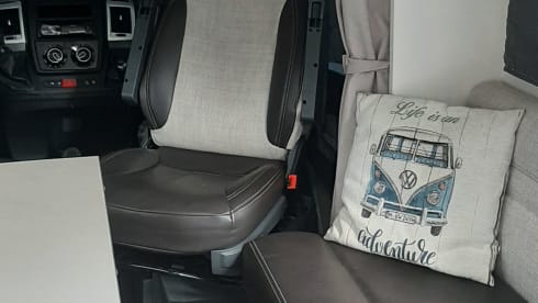 4p Chausson semi-integrated from 2020