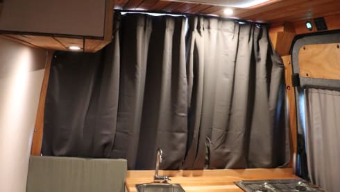 Reddy – Unique DIY Mercedes Sprinter