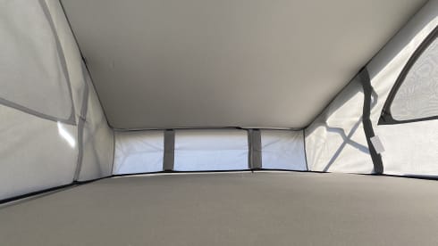 Gandalf the Grey – 4 berth Volkswagen campervan from 2017