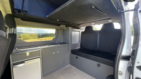 Pop top fun – 4 berth Renault rooftop from 2016