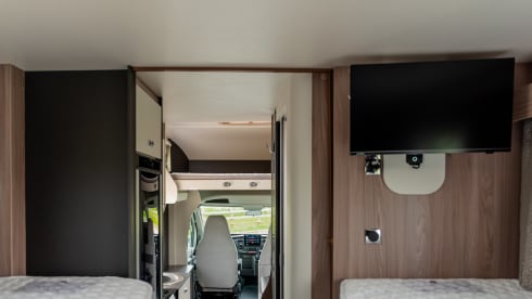 Swift Voyager 485 5 Berth