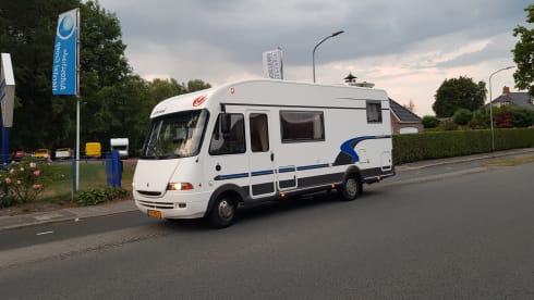 Camper De Wijde Blik  – Zeer ruime integraal Camper van Eura Mobil met een sterke motor.