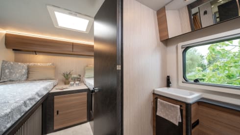 King VII – Brand new Rimor camper for 5