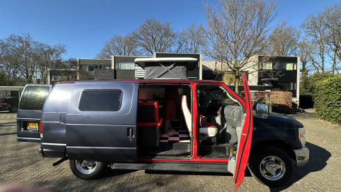 Nightwatch – 2p Ford campervan from 2008