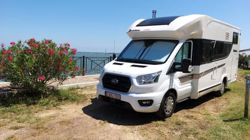 luxury ford benimar for rent bwjr 2021