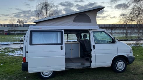 Witje op Wielen – 4p Volkswagen campervan from 1999