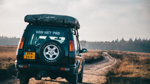 WOLF V8 – Adventure & freedom with a Land Rover with roof tent!