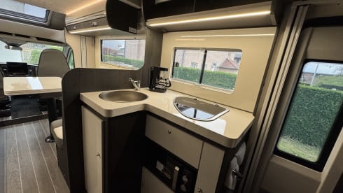 🚐 Luxe gezinscamper 2026 – 6 pers – automaat & total off-grid optie 