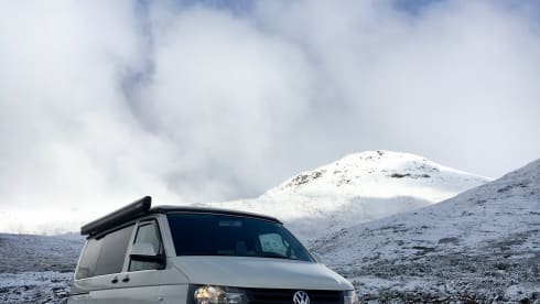 Volkswagen T5 Camperbus 4 persons 