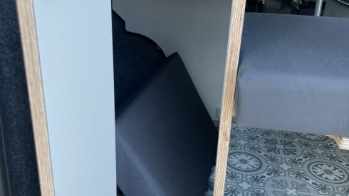 2 pers. Gezellige Camper met nieuw interieur !! – WINTER RATE, from 4 weeks rental, € 50.00 per day!   