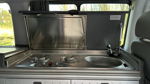 4p Mercedes-Benz campervan from 2005