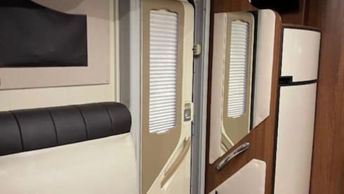 Complete 3p McLouis semi-integrated from 2013 with split air conditioning