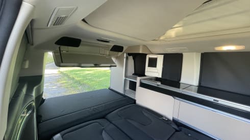 ROADSTORE 53230 – Mercedes Marco-Polo V250 190CV 4MATIC fitted van rental 4 beds