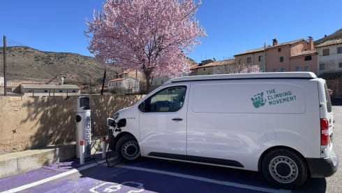 Budgee 🌱⚡️ – 100% electric campervan with solar cooking ☀️ 
