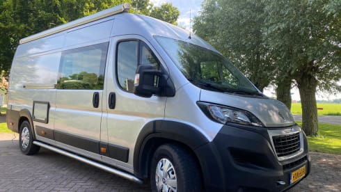 2-person Peugeot campervan from 2019