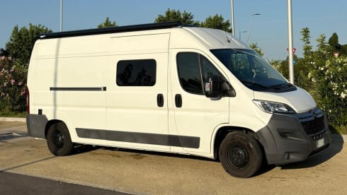Matteo – Camperized van
