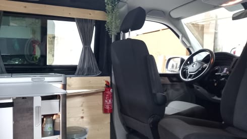 Harry – Camping-car bus Volkswagen SUNLINER XL LUXE 5p, construit en 2023 !