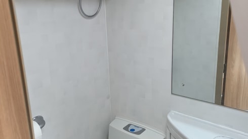 Escape Swift – 6 berth Swift bus from 2012