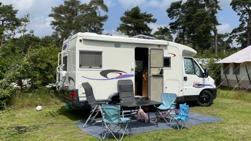 Camping-car 4 personnes soigné et complet de 2001