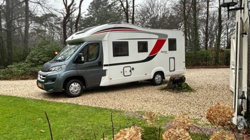 Bart Lola – 4p Bürstner semi-integrated uit 2016